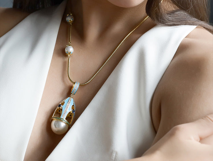 Victoria's Coronation Golden Necklace