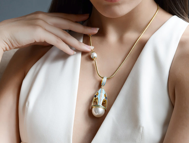 Victoria's Coronation Golden Necklace
