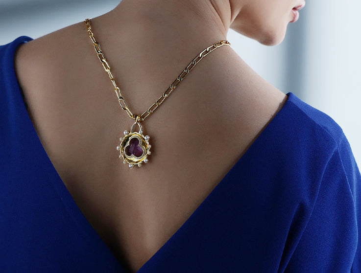 Victrix Golden Necklace