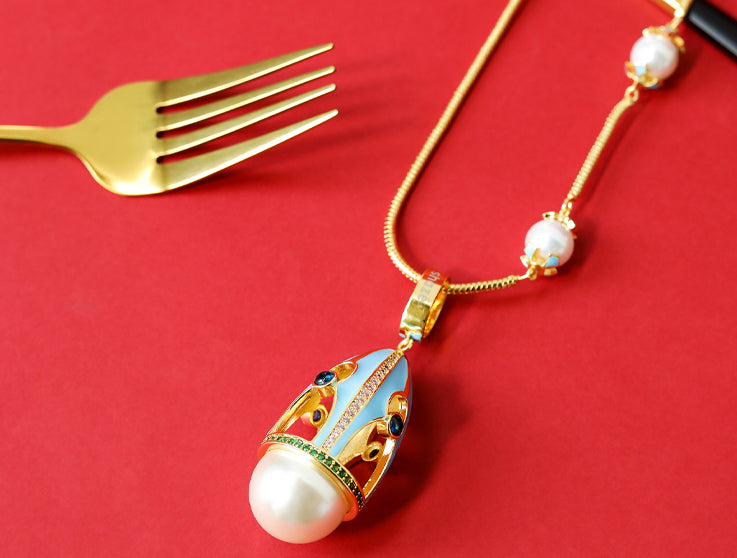 Victoria's Coronation Golden Necklace