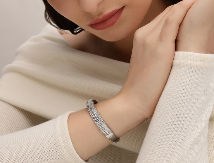 Stellarise Silver Bangle